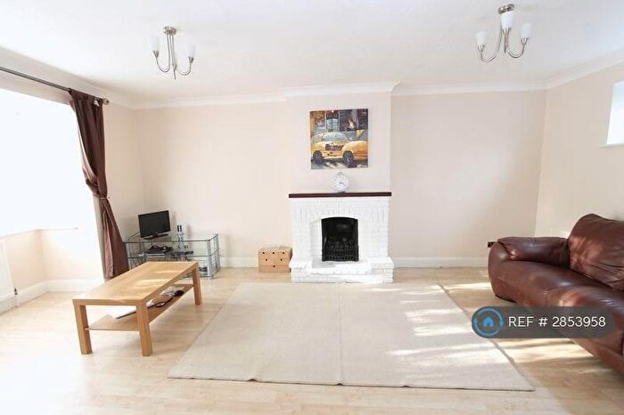 3 Bedroom Detached House To Rent In Beggars Roost Lane, Sutton, SM1