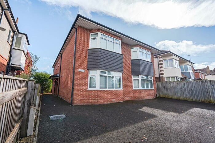 2 Bedroom Apartment To Rent In Christchurch Road, Bournemouth, BH7