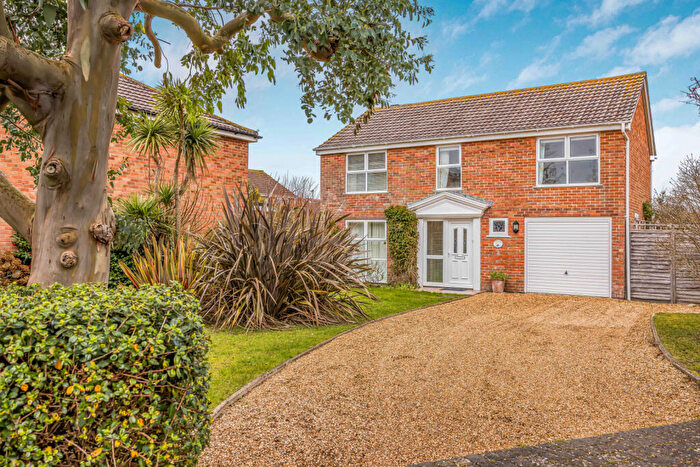 4 Bedroom Detached House For Sale In East Hayling Island, PO11