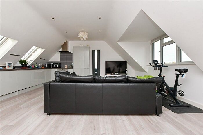 2 Bedroom Flat For Sale In Sea Street, Herne Bay, Kent, CT6