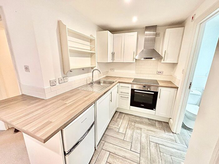 1 Bedroom Flat To Rent In Hermon Hill, London, E11