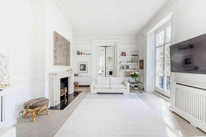 2 Bedroom Flat To Rent In Eaton Place, Belgravia, London, SW1X