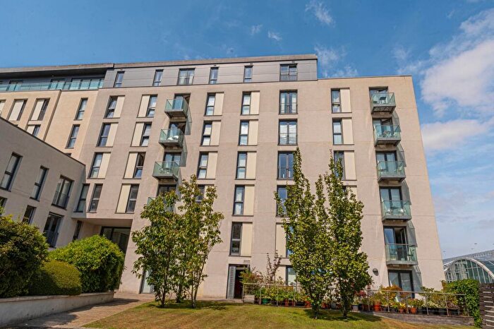 1 Bedroom Flat For Sale In The Hayes, Cardiff, CF10