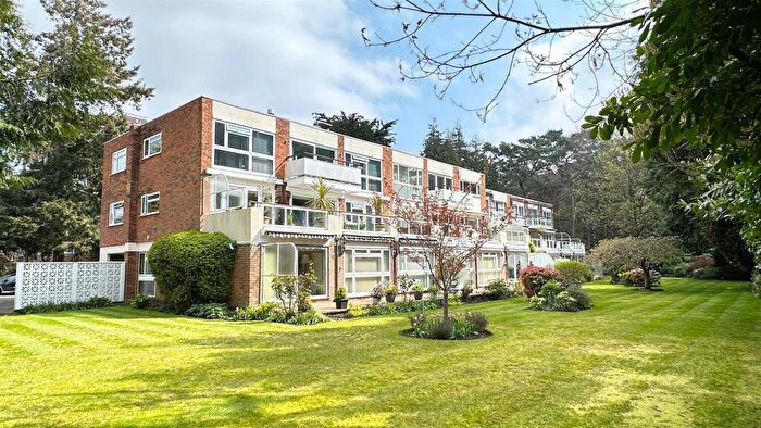 3 Bedroom Apartment For Sale In The Avenue, Branksome Park, BH13