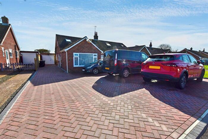 4 Bedroom Semi-Detached Bungalow For Sale In Greenleaf Gardens, Polegate, BN26