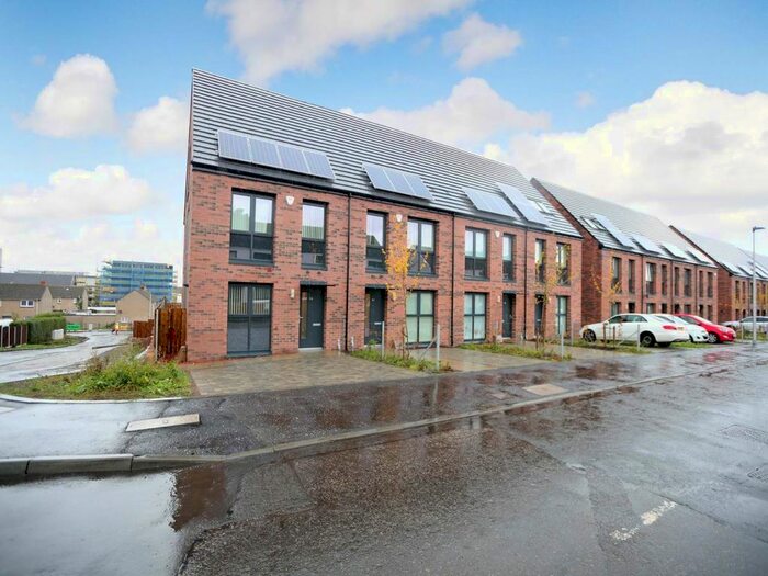 4 Bedroom End Of Terrace House To Rent In Muirhouse Avenue, Edinburgh, EH4