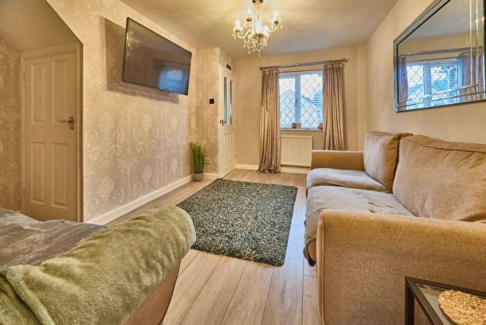 2 Bedroom Semi-Detached House For Sale In Woodbank, Burbage, LE10