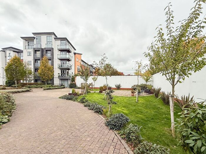 2 Bedroom Flat For Sale In Worsdell Drive, Gateshead, NE8