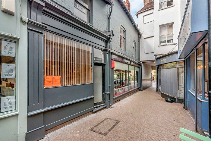 1 Bedroom Flat To Rent In The Arcade, Newbury, Berkshire, RG14