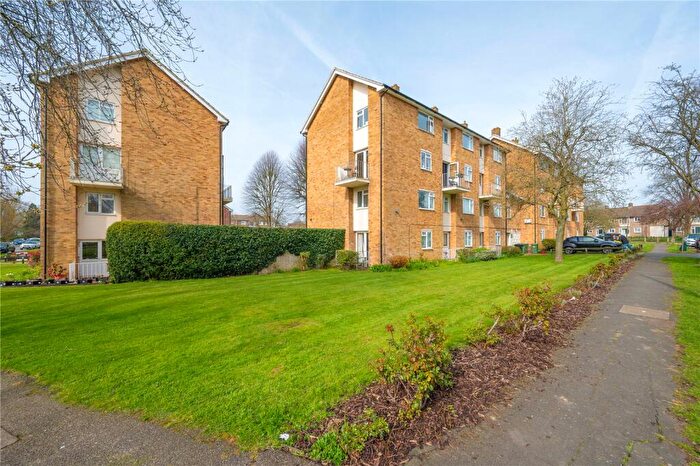 3 Bedroom Flat For Sale In Hughenden Road, St. Albans, Hertfordshire, AL4