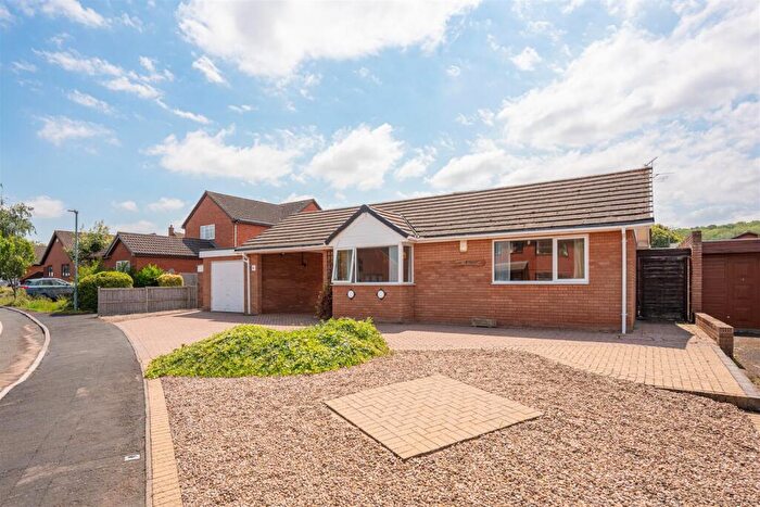 3 Bedroom Detached Bungalow For Sale In Gloster Gardens, Wellesbourne, Warwick, CV35