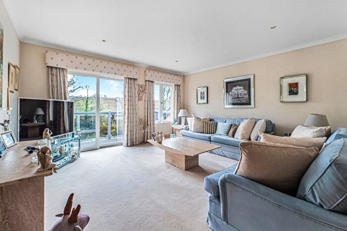 4 Bedroom Terraced House For Sale In Wraysbury Gardens, Staines-Upon-Thames, TW18