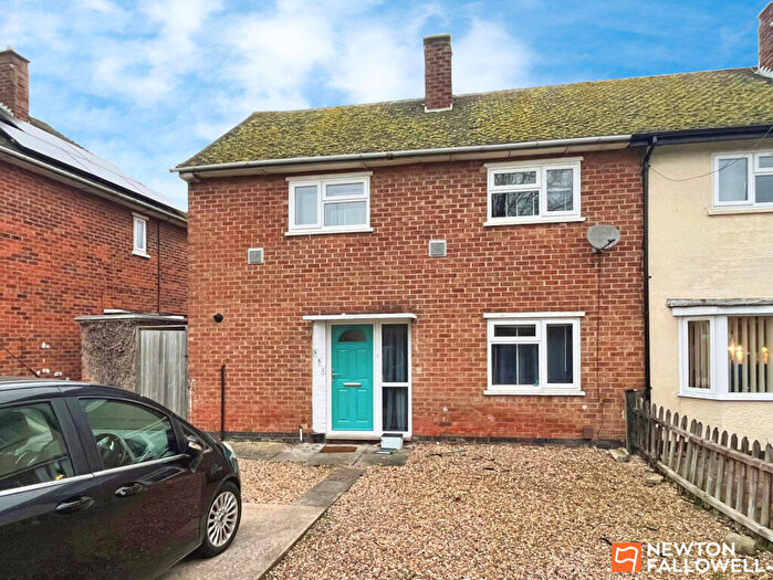 3 Bedroom Semi Detached House For Sale In New Ashby Road, Loughborough, LE11