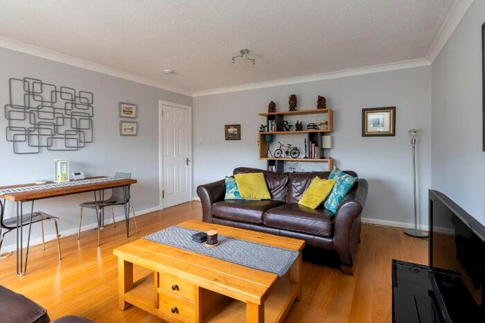 2 Bedroom Flat To Rent In Silvermills, Edinburgh, EH3