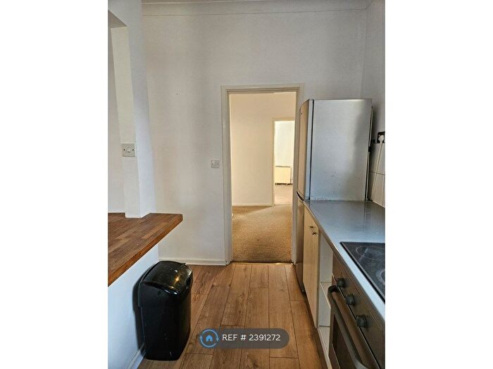 2 Bedroom Flat To Rent In Dean Lane, Bristol, BS3
