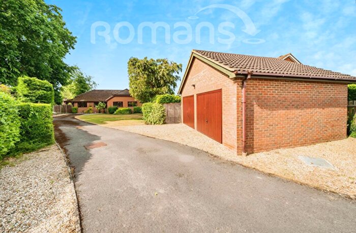 3 Bedroom Bungalow To Rent In Thirlmere Close, Farnborough, GU14