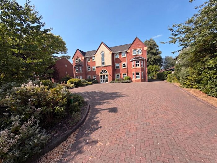 2 Bedroom Apartment For Sale In Brooklands Road, Sale, M33