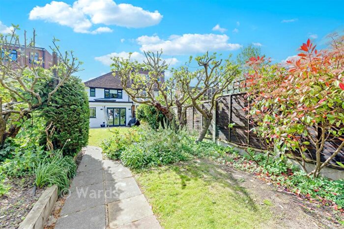 3 Bedroom Semi Detached House For Sale In Eynsford Road, Farningham, Dartford, Kent, DA4