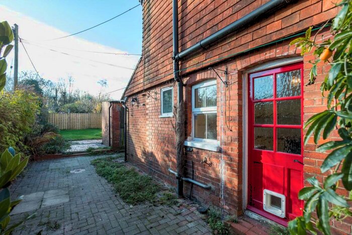 4 Bedroom Semi-Detached House To Rent In Andrews Lane, Southwater, RH13