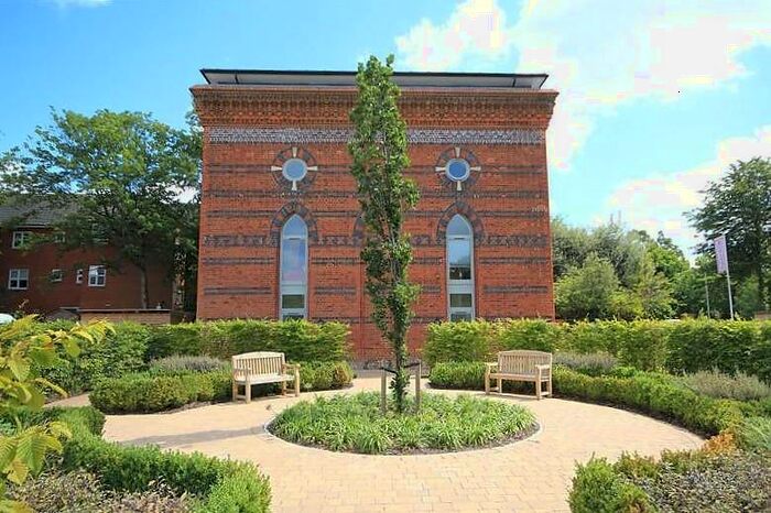 2 Bedroom House To Rent In Reading, Berkshire, RG1