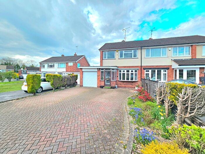 3 Bedroom Semi-Detached House For Sale In Ingestre Drive, Birmingham, B43