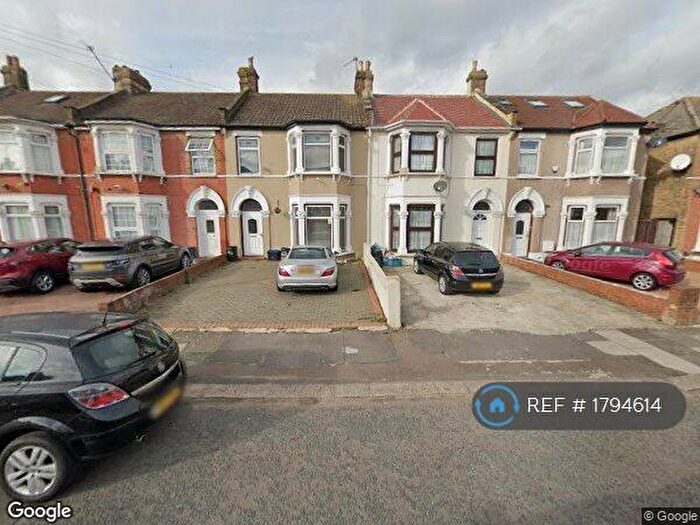 3 Bedroom Terraced House To Rent In Ilford, Essex, IG3
