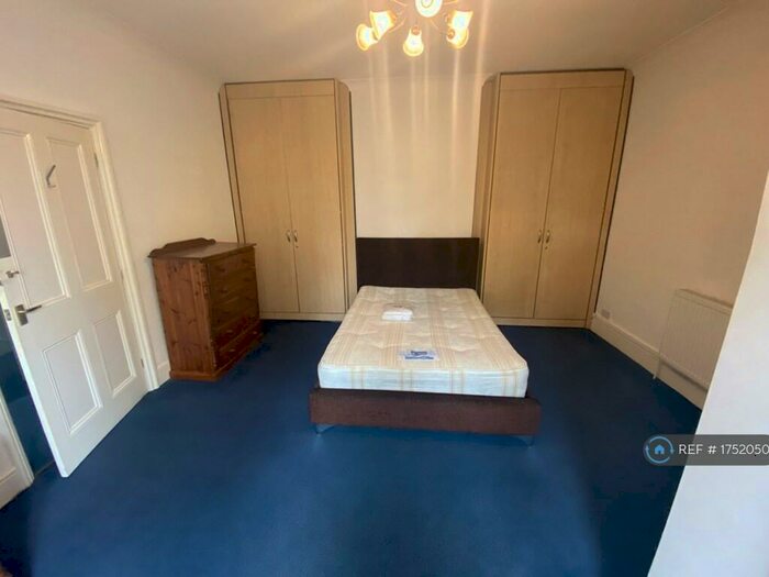 7 Bedroom Semi-Detached House To Rent In Sir Harrys Road, Birmingham, B5