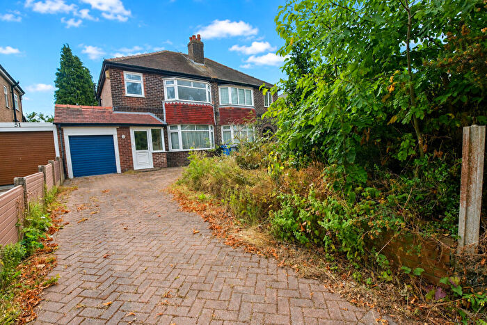 3 Bedroom Semi-Detached House For Sale In Manor Avenue, Sale, M33