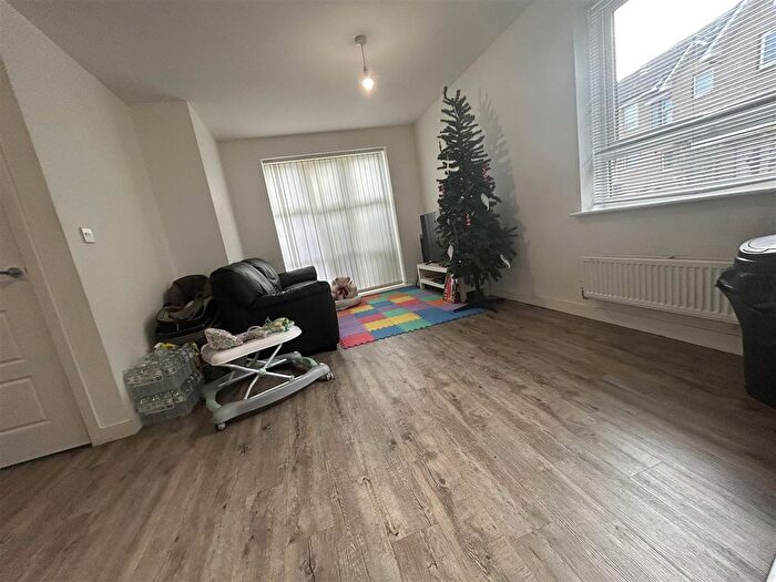 2 Bedroom End Of Terrace House To Rent In Egerton Close, Belvedere, DA17