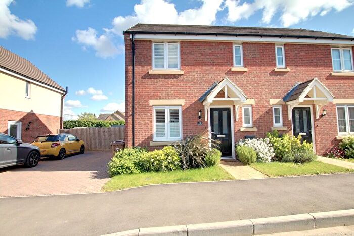 3 Bedroom Semi Detached House For Sale In Fillenham Way, Chatteris, PE16