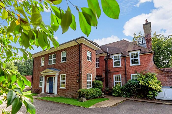 2 Bedroom Flat For Sale In Grayswood Road, St. Georges Wood Grayswood Road, GU27