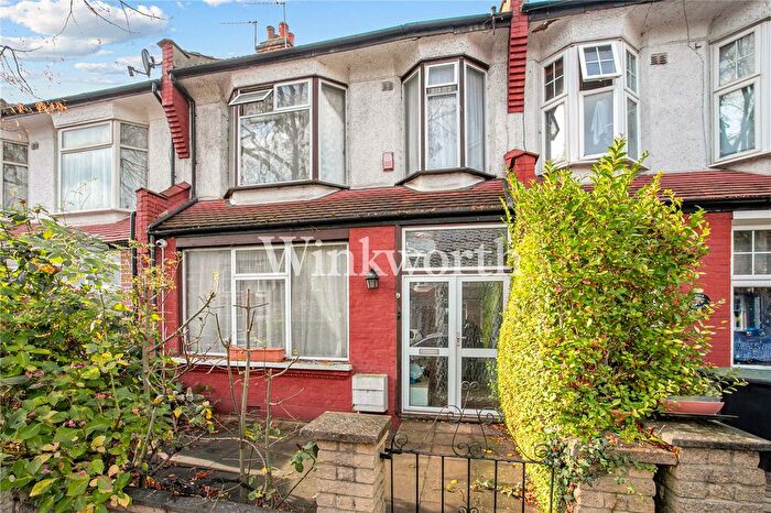3 Bedroom Terraced House For Sale In Arnold Gardens, London, N13