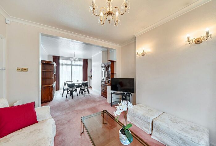 3 Bedroom End Of Terrace House For Sale In Holden Avenue, London, NW9