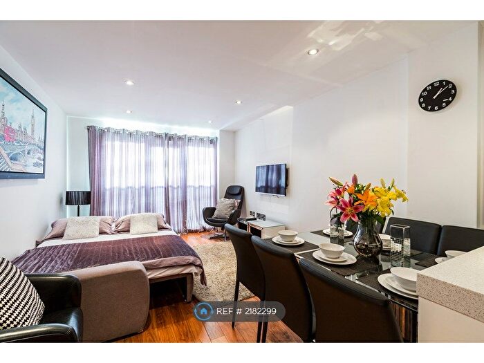 2 Bedroom Flat To Rent In Cheltenham House, London, E1