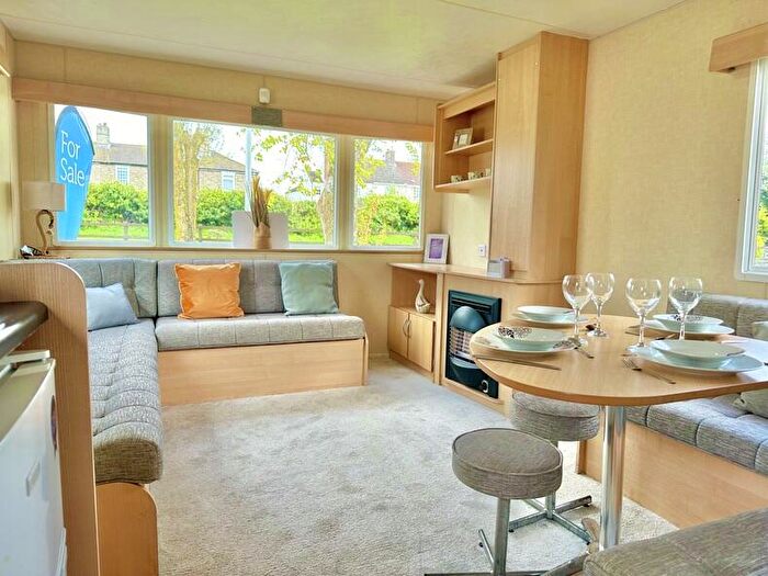 2 Bedroom Park Home For Sale In Breydon Water Holiday Park, NR31