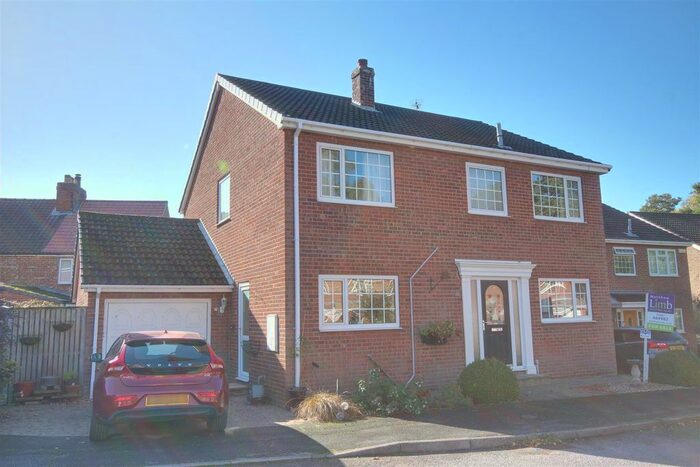 4 Bedroom Detached House For Sale In Denmark Rise, North Cave, Brough, HU15