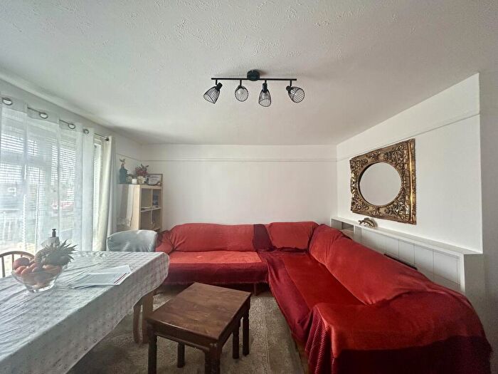 3 Bedroom House To Rent In Harebell Road, Oxford, OX4