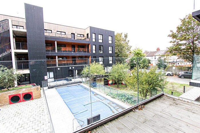 1 Bedroom Flat To Rent In Bell Foundry Close, West Croydon, CR0