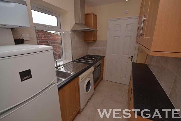 3 Bedroom Terraced House To Rent In Blenheim Gardens, Reading, RG1