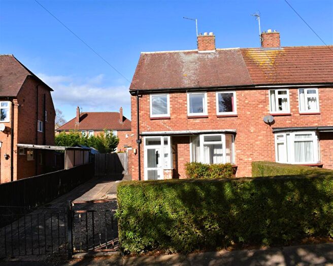 3 Bedroom Semi-Detached House For Sale In Winthorpe Road, Newark, NG24