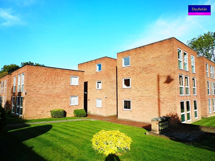 2 Bedroom Flat To Rent In Glebe Avenue, London, EN2