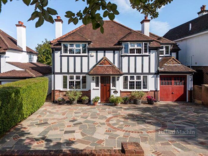 4 Bedroom Detached House For Sale In Mount Park Avenue, South Croydon, CR2