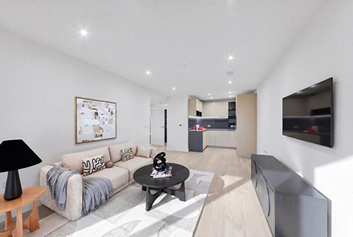 1 Bedroom Flat For Sale In Hawker House, N4