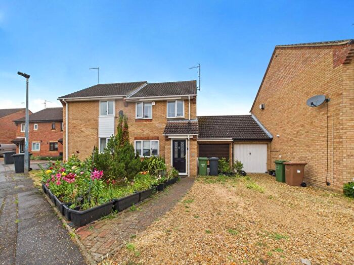 3 Bedroom Semi-Detached House For Sale In Fletton Fields, Fletton, Peterborough, PE2