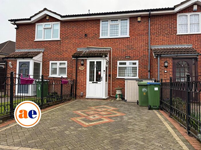 3 Bedroom Property For Sale In Fox Hollow Drive, Bexleyheath, DA7