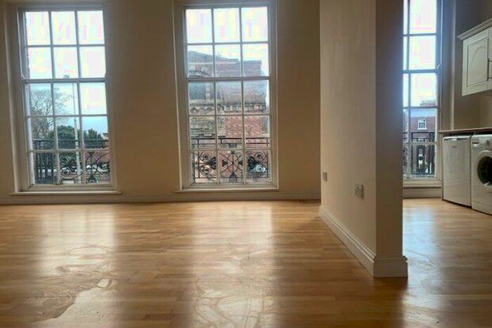 2 Bedroom Flat To Rent In Catharine Street, Liverpool, L8