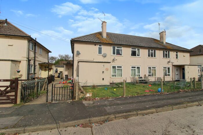 2 Bedroom Flat To Rent In Moredon Park, Moredon, Swindon, SN2