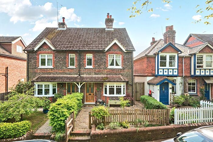 3 Bedroom Semi Detached House For Sale In Lower Road, Haslemere, GU27