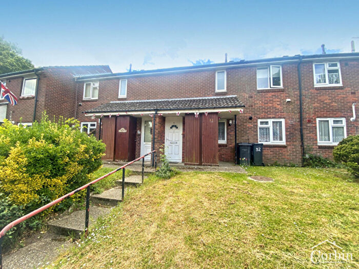 1 Bedroom Flat To Rent In Lydford Gardens, Bournemouth, BH11
