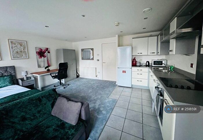 Studio To Rent In Masshouse Plaza, Birmingham, B5